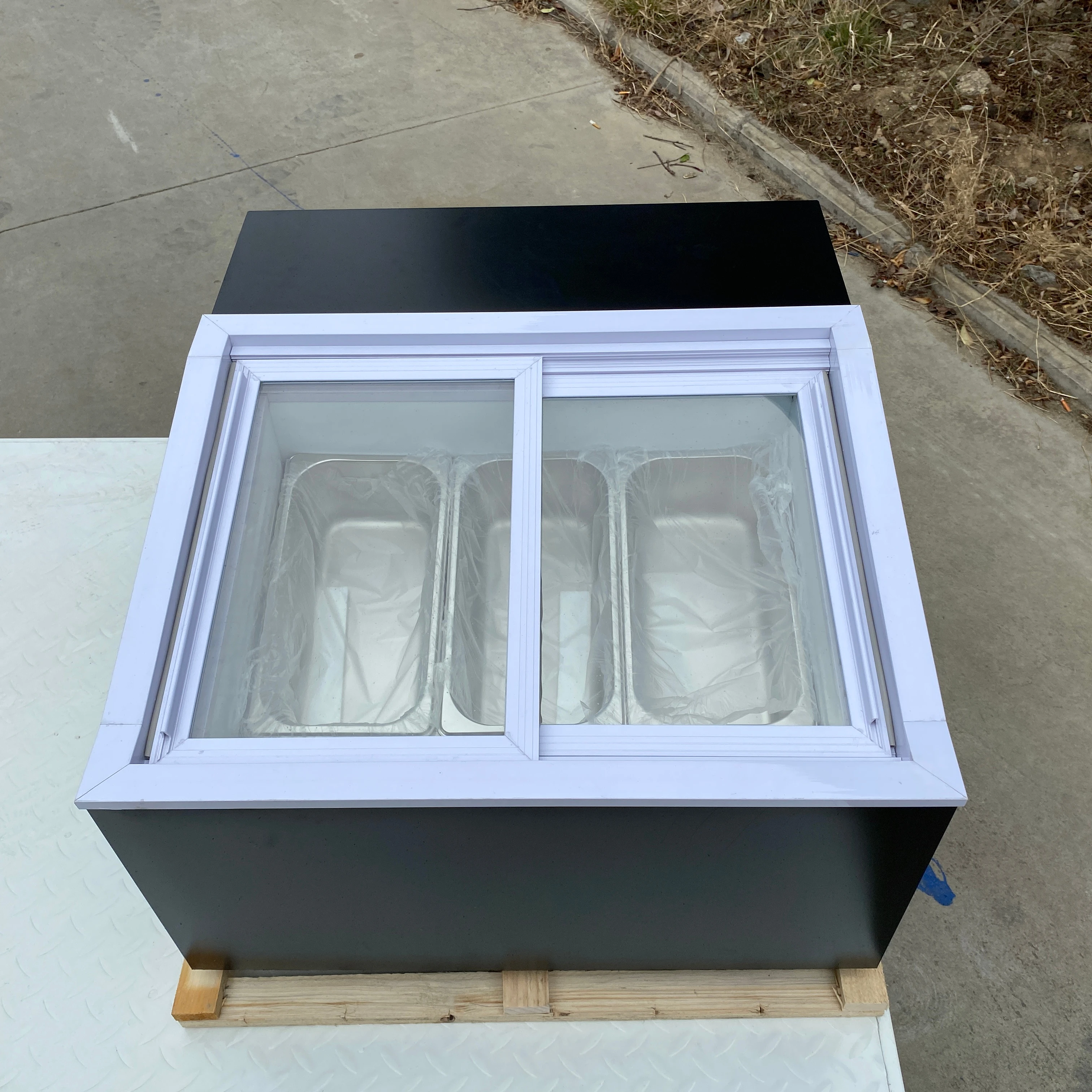 

Handmade Single-Temperature Desktop Hard Ice Cream Display Case Small Freezer Small Cabinet for Ice Bar Display