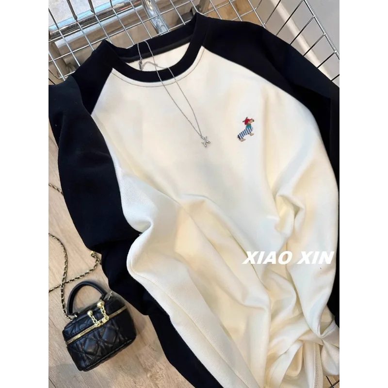 2025 outono e inverno alemão veludo quente feminino de manga comprida camiseta feminina solta camisa de camadas internas