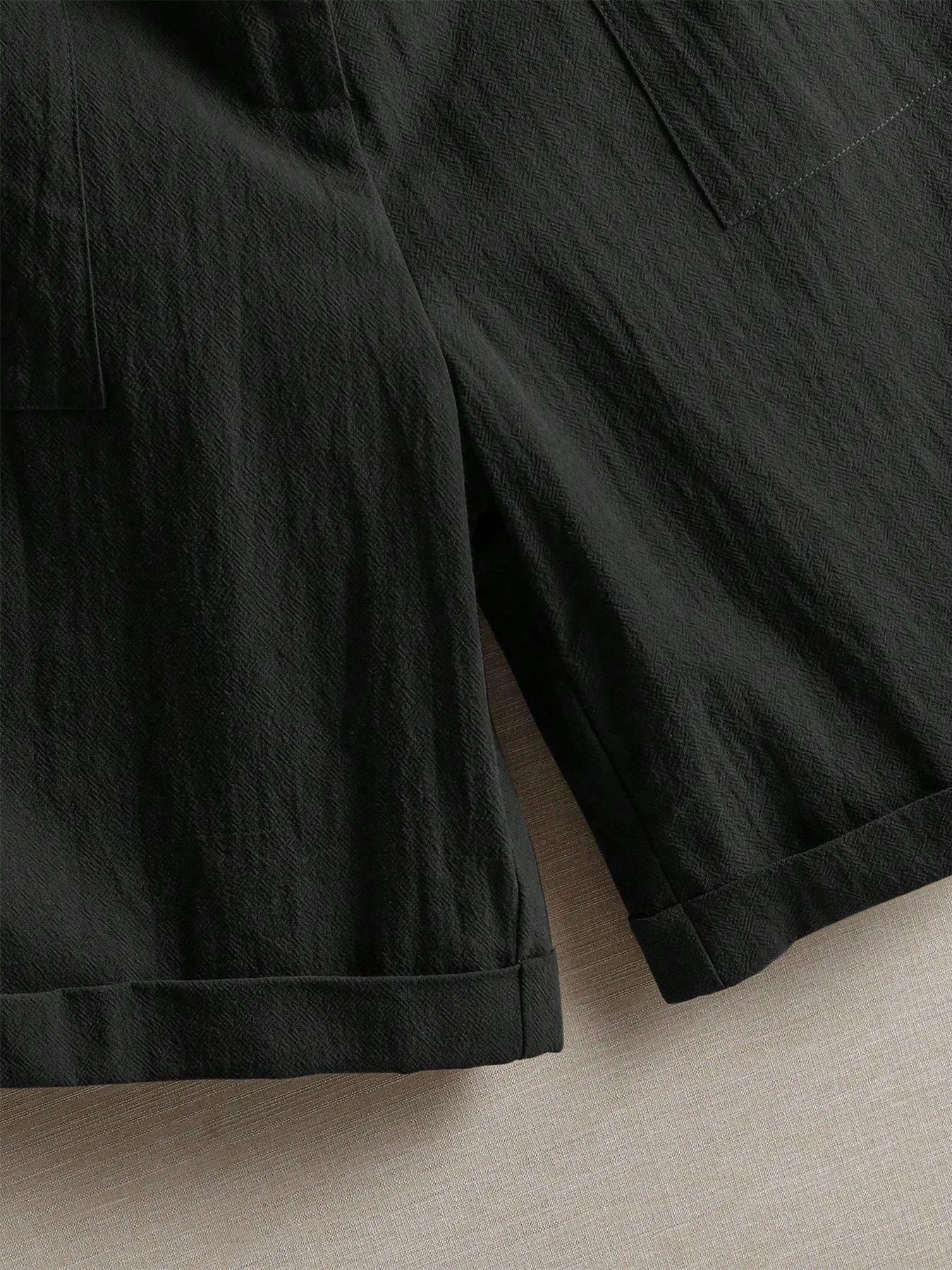 Sommerliche, leichte Damenhose mit fünf Taschen, weite, bequeme, gerade geschnittene Damenhose mit hoher Taille, modische Sport- und Freizeithose für den Außenbereich. – Detail 15