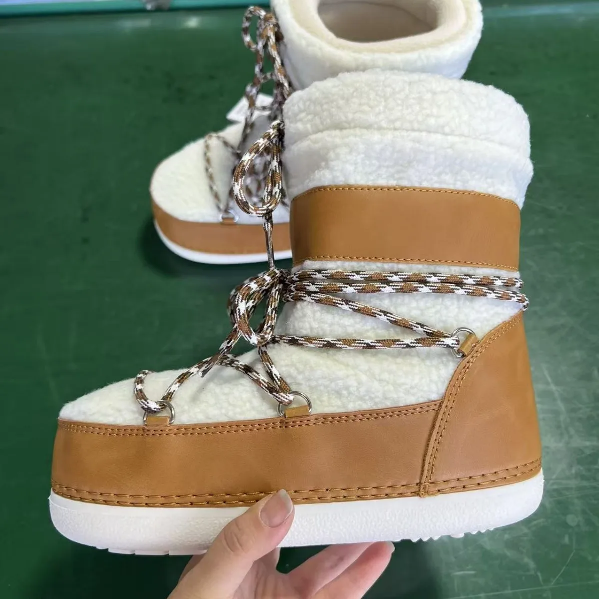 

Women Star with The Same Thick-soled New 2025 Winter New Liner Removable Long Ski Shoes Warm Non-slip Snow Boots