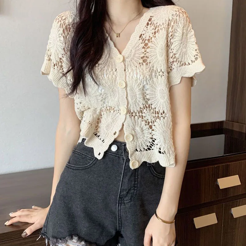 2023 Summer Hook Floral Lace Short Sweaters Woman Korean Button Knitted Cardigan Coat Women All-Match V-Neck Short Sleeve Blouse