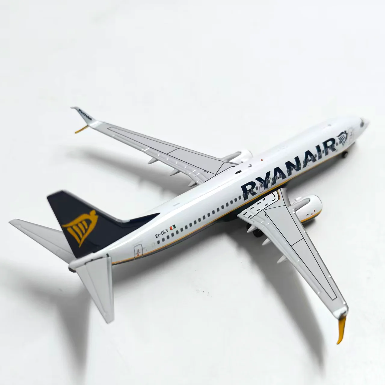 دييكاست 1/400 مقياس NG نماذج Ryanair 737-800 سبيكة نموذج طائرة تحصيل لعبة هدية تذكارية عرض حلية