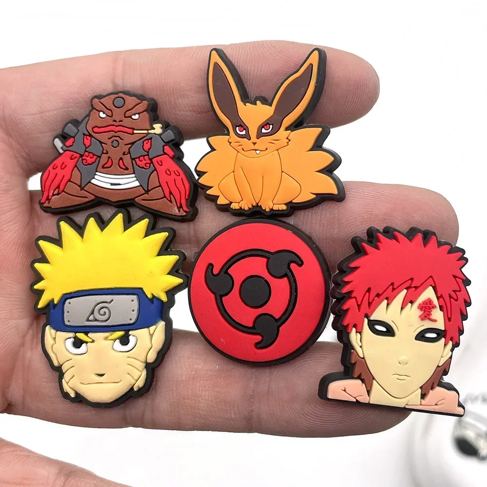 Dijes de zapatos de decoración de Naruto para niños, sandalias lindas, accesorios de zapatos, insignias de PVC Kawaii, bricolaje, regalo de Navidad,