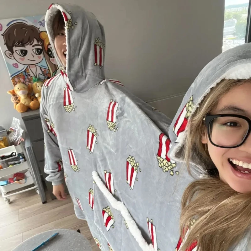 Nuovi amanti Doppio Snuddie Popcorn Coppia Pigiama Autunno Inverno Peluche Coperta con cappuccio Taglia unica per adulti