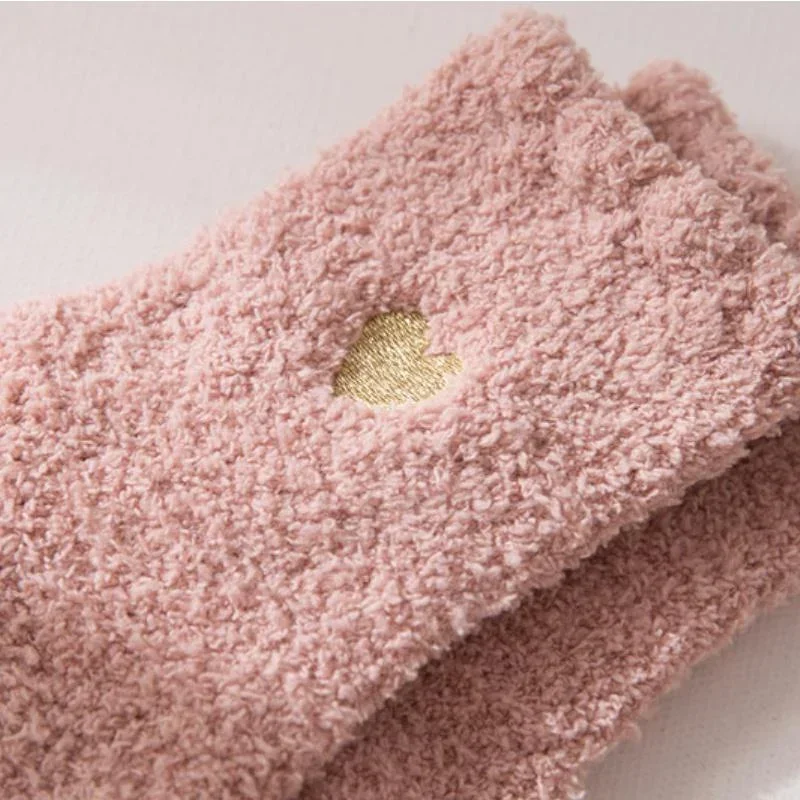 Dicke bedruckte Liebessocken für Damen – warme Wintersocken, niedliche, lässige Plüsch-Schlafsocken für Zuhause, flauschige Korallen-Fußwärmer – Detail 9