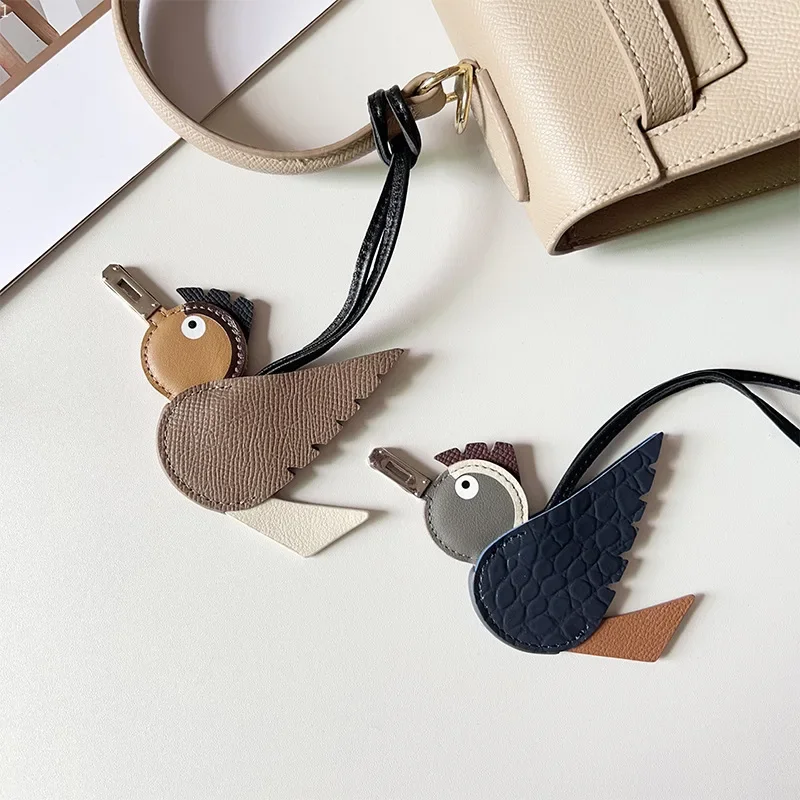 Cowhide Bird Shaped Pendant with Metal Keychain Cartoon Small Flying Bird Pendant Car Home Key Storage Hook Decoration Gift Box