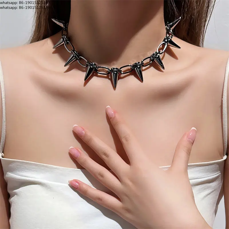 Metal Rivet Necklace Women's Accessories Neck Chain Premium 2026 New