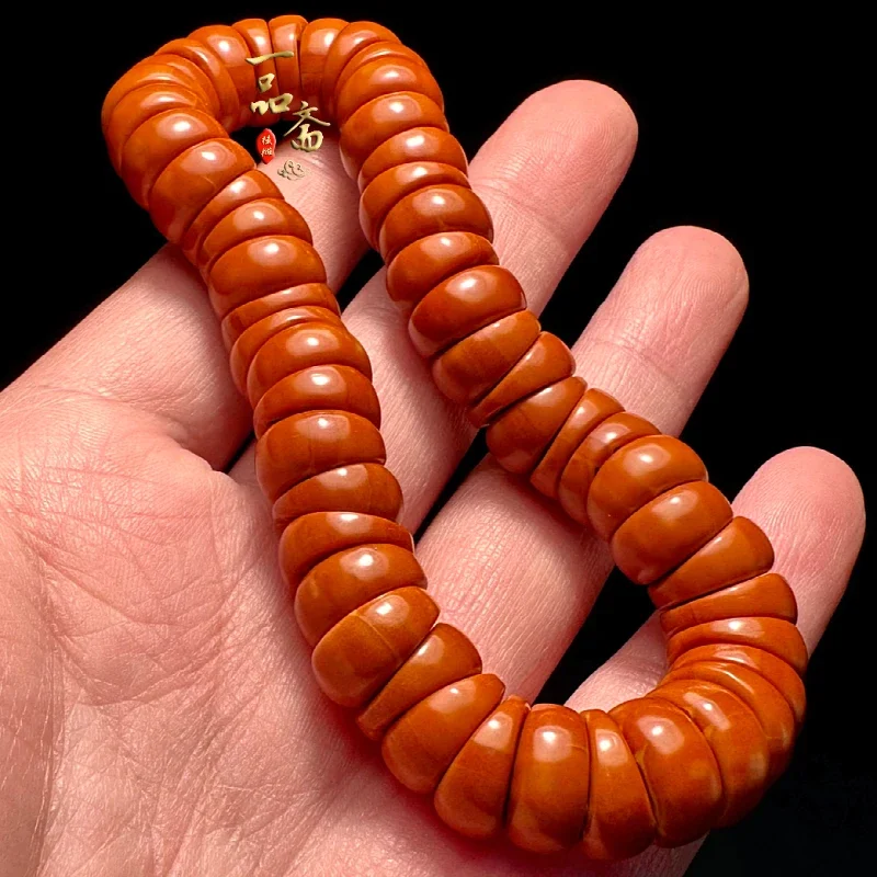 

Olive Nut Carved Pork Intestine Men's Hand Toy Iron Seed Light Bead Oblique Cut Beaded Bracelet Crafts Stone Carvi