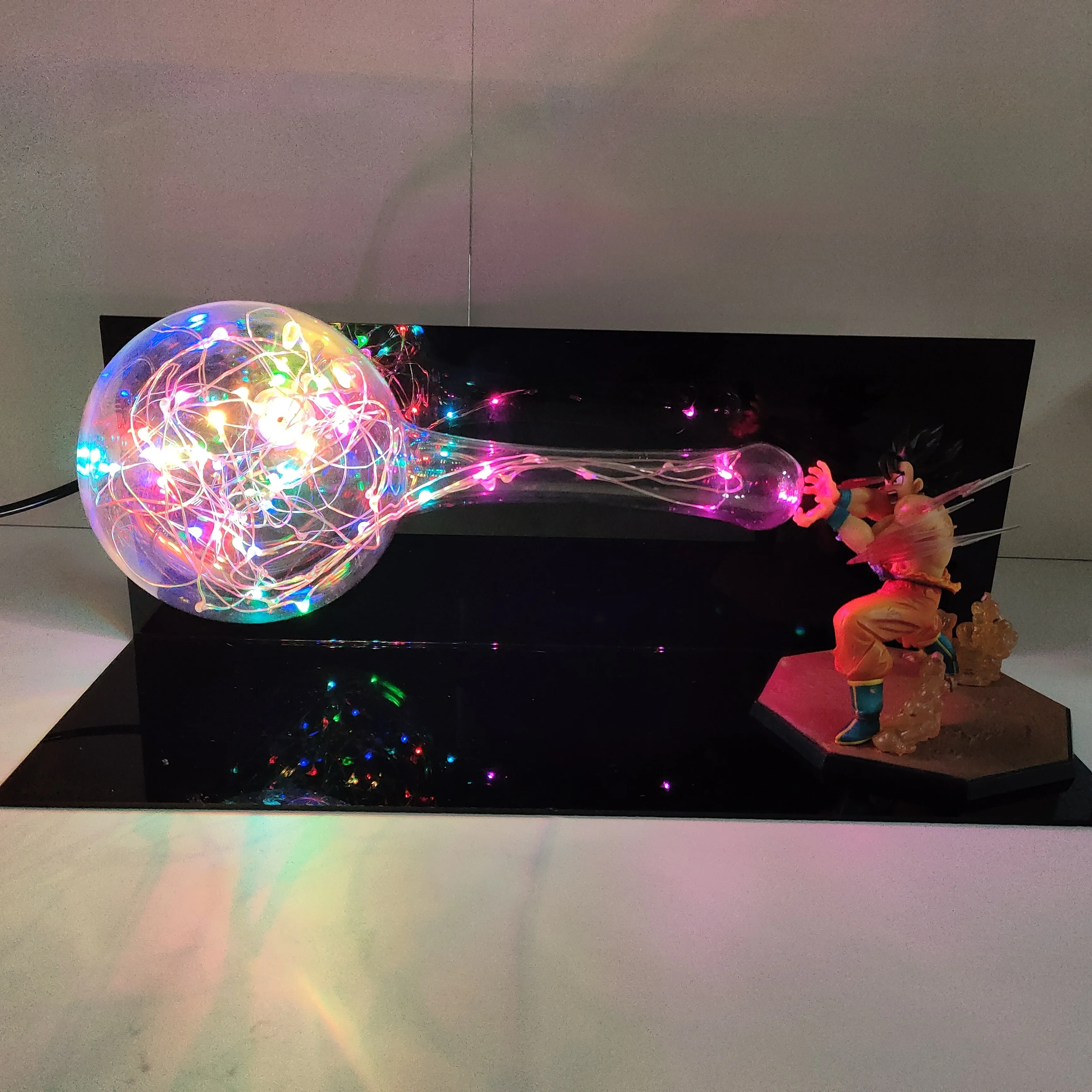 ドラゴンボール アニメ 孫悟空 カメハメハ カラフルランプ LED電球 アクションフィギュア モデル フィギュア＆ベース＆ランプ DIYデコレーション