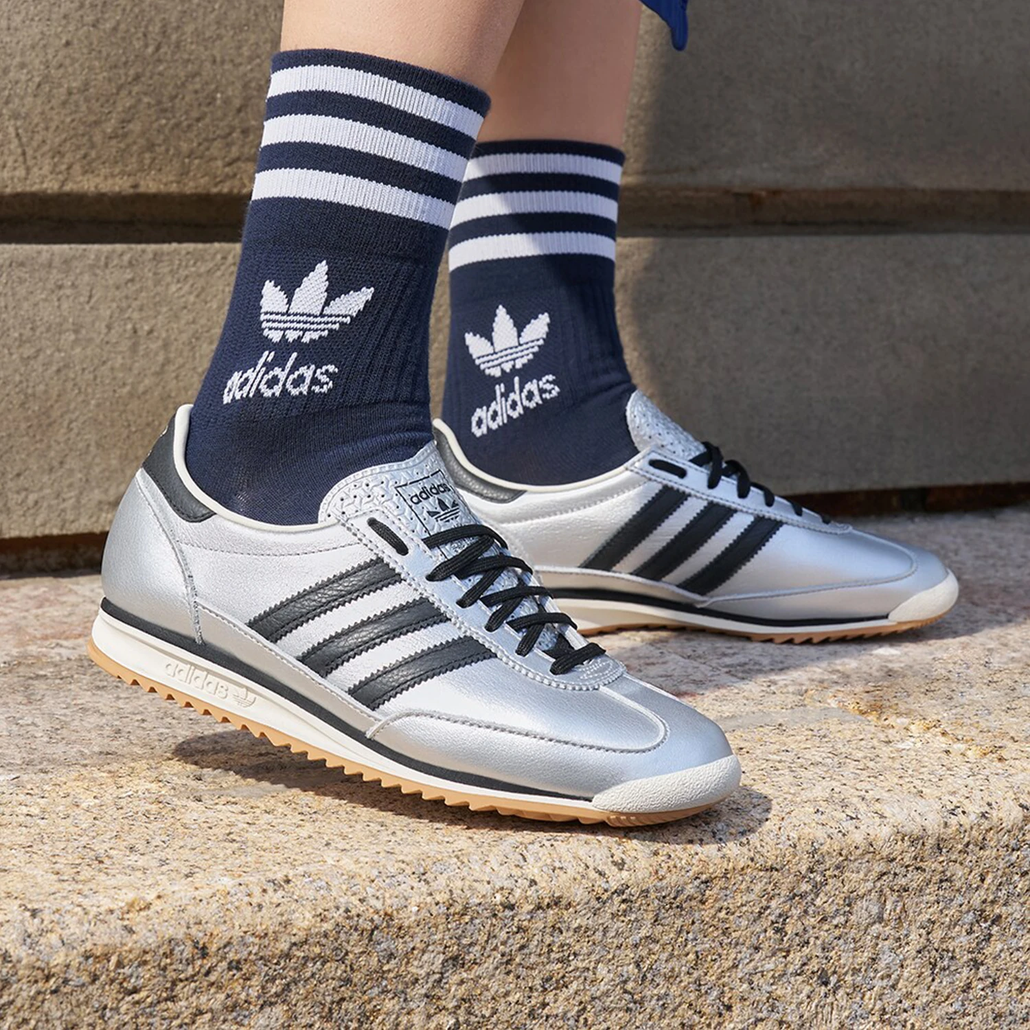 

Adidas Originals Unisex Retro Classic Casual Shoes JH6363