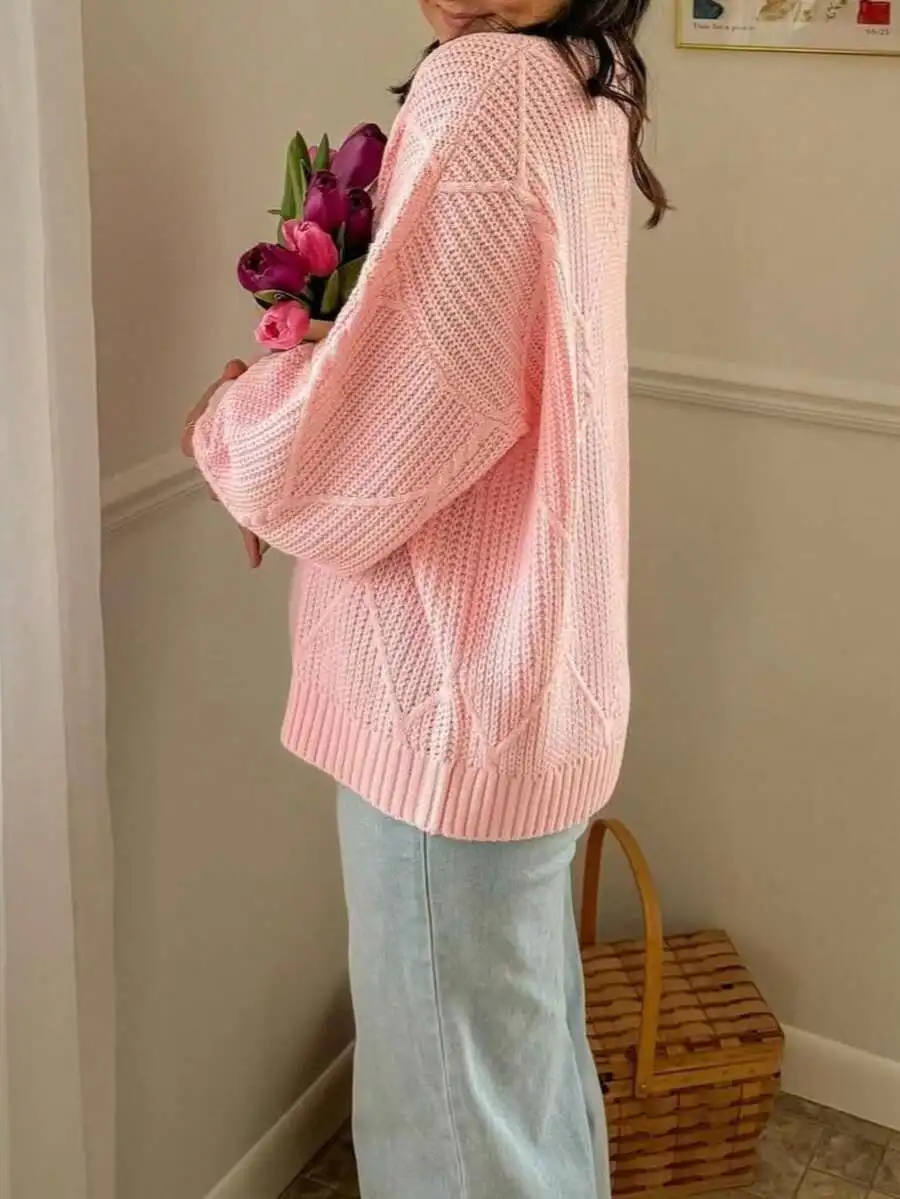 Rosafarbener, übergroßer Pullover aus Zopfmuster, langärmlig mit Rundhalsausschnitt für Freizeitkleidung im Herbst und Winter