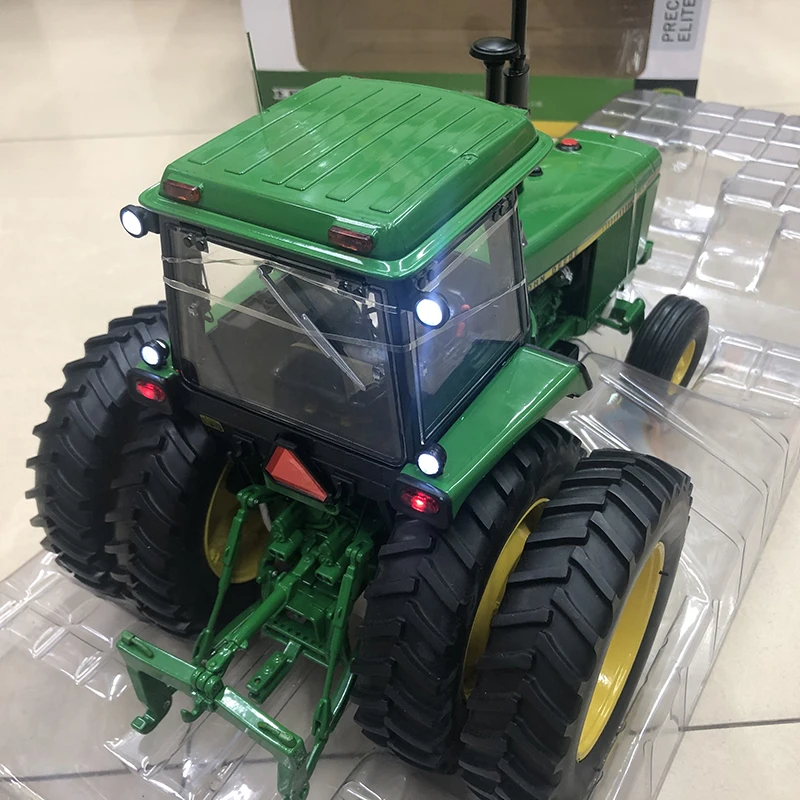 4840 Alloy Tractor Model Metal Agricultural Vehicle Model 45464 Desktop Decoration Vehicle Micro-model Collection Gift 1:16