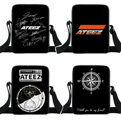 Bolso bandolera con estampado coreano Kpop ATEEZ para mujer, bandolera pequeña Harajuku para romper la pared