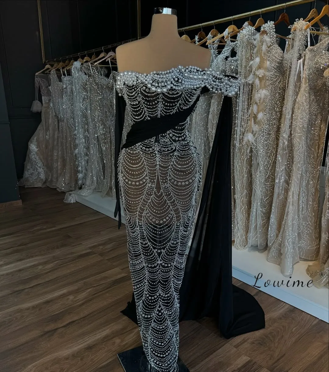 

Sexy Backless Black Rhinestone Evening Gown Dress Women Elegant Long Party Dress With Watteau Train