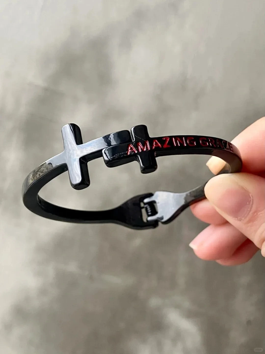 

Необычный яркий черный браслет в стиле ретро изящный персонализированный простой высококлассный браслет с модным крестом для мужчин и женщин для пар