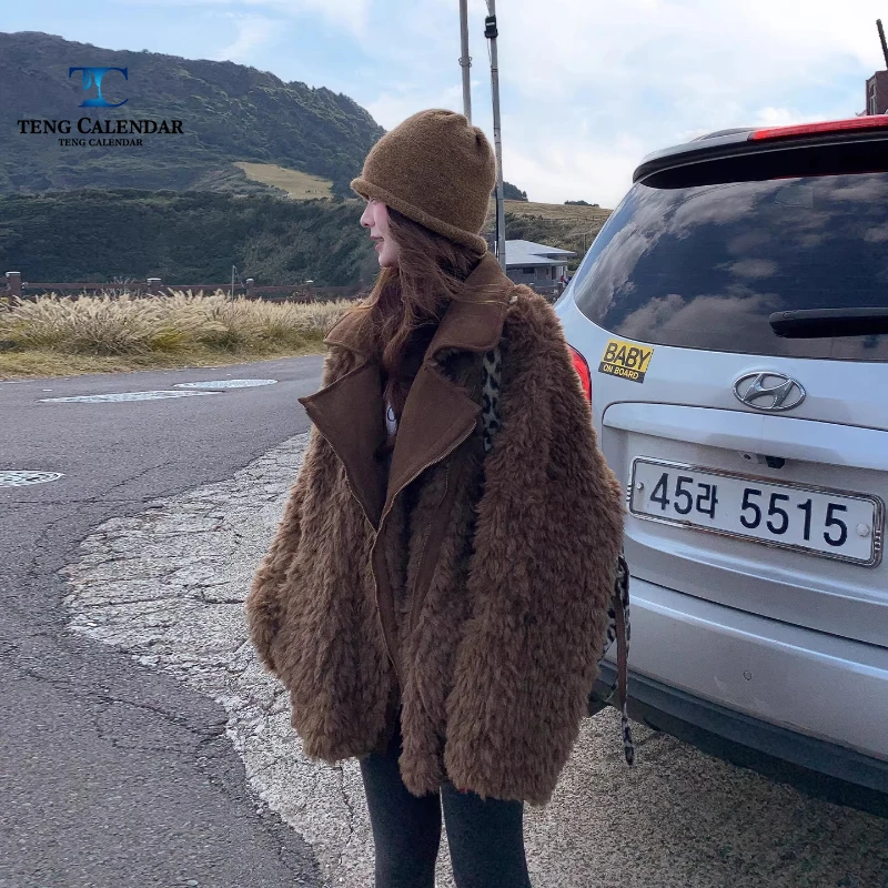 Melad Dual Sided Coffee Colored Fur One-piece Imitation Lamb Fur Jacket, Large Collar Thick Cotton Jacket, Women Winter Version