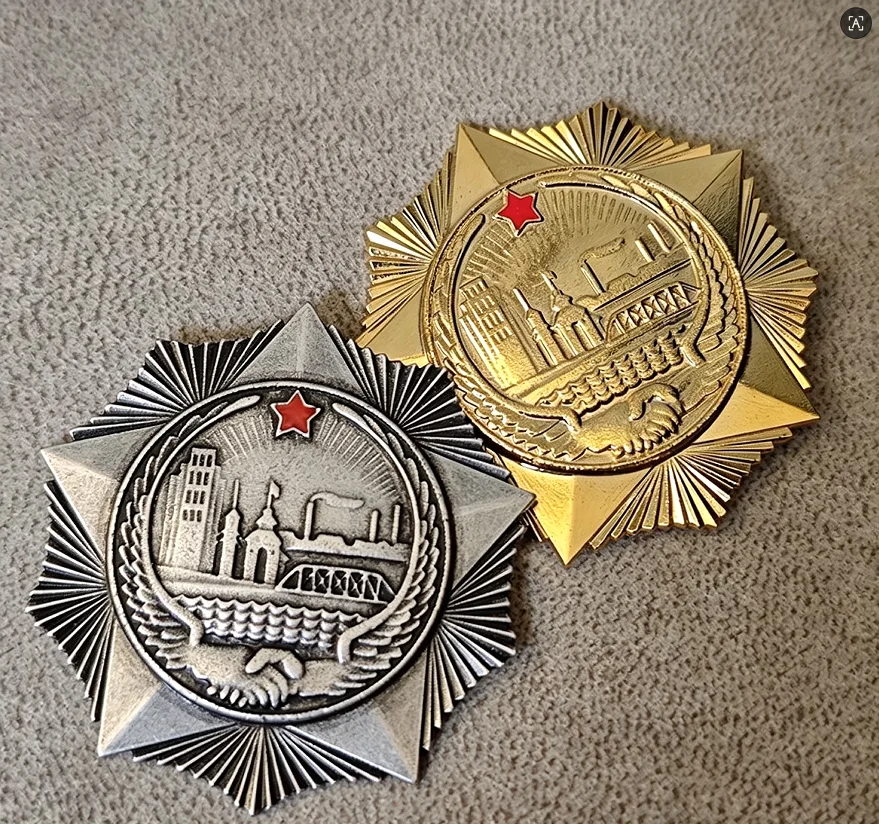 Vintage Collectible Pins - 51mm Red Star Medal Vintage Copper