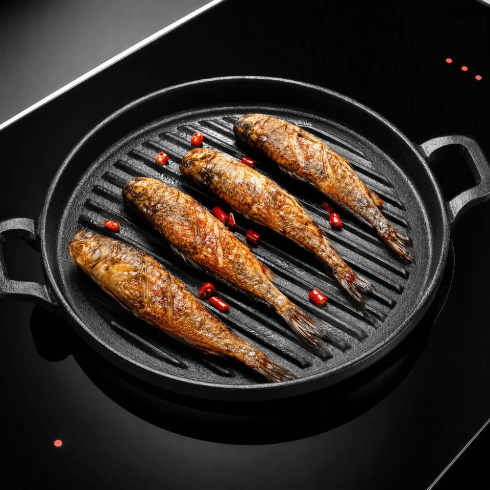 Versatile Cast Iron Grill Pan Round Flat Bottom Ribbed Surface Steak Frying Pan Dual Side Handle Barbecue Pan Barbecue Steak