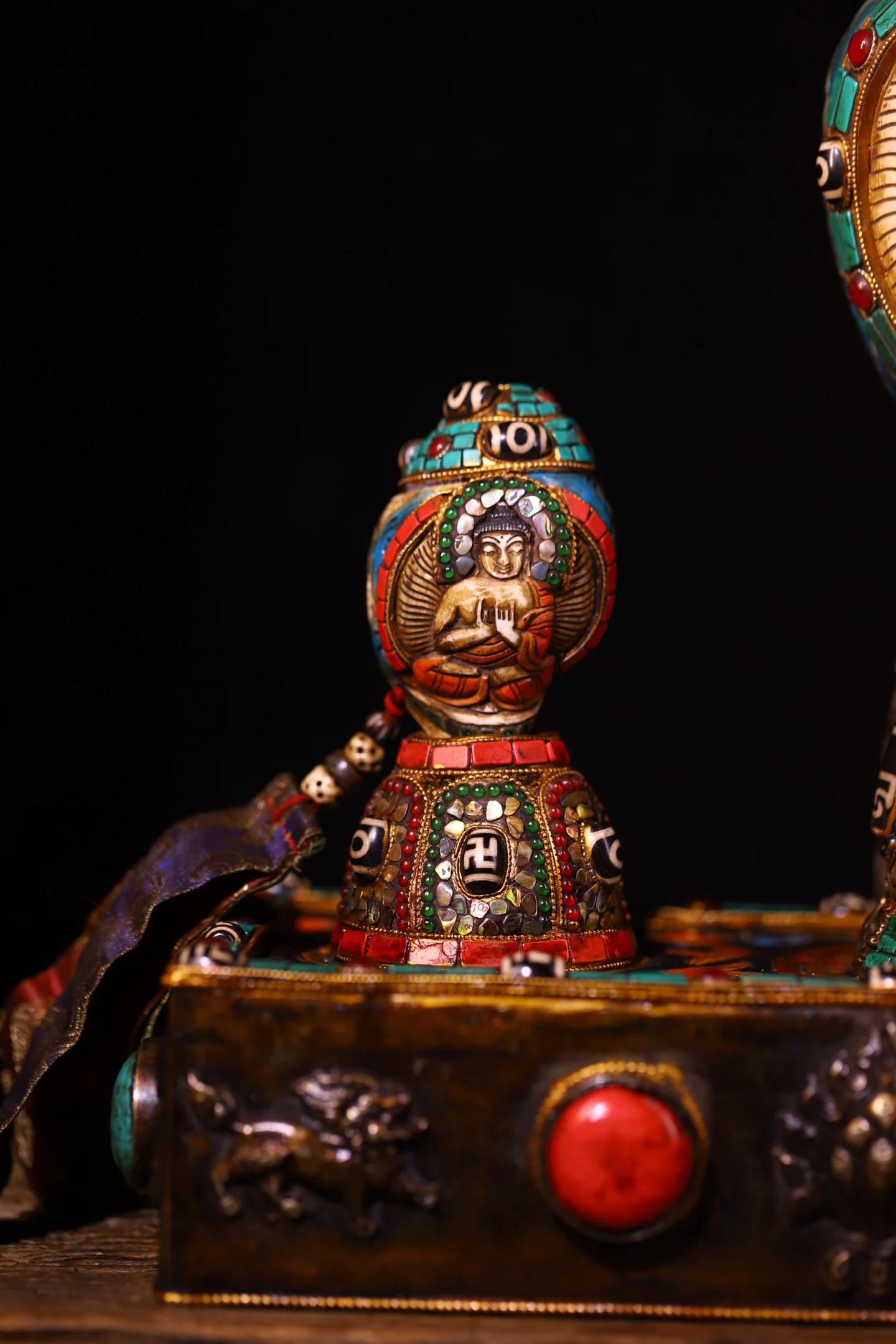 Old Natural Conch Painted Mosaic Gem gZi Beads Turquoise Black Jambhala Buddha conch Shakyamuni Conch Bodhi Root Base screen
