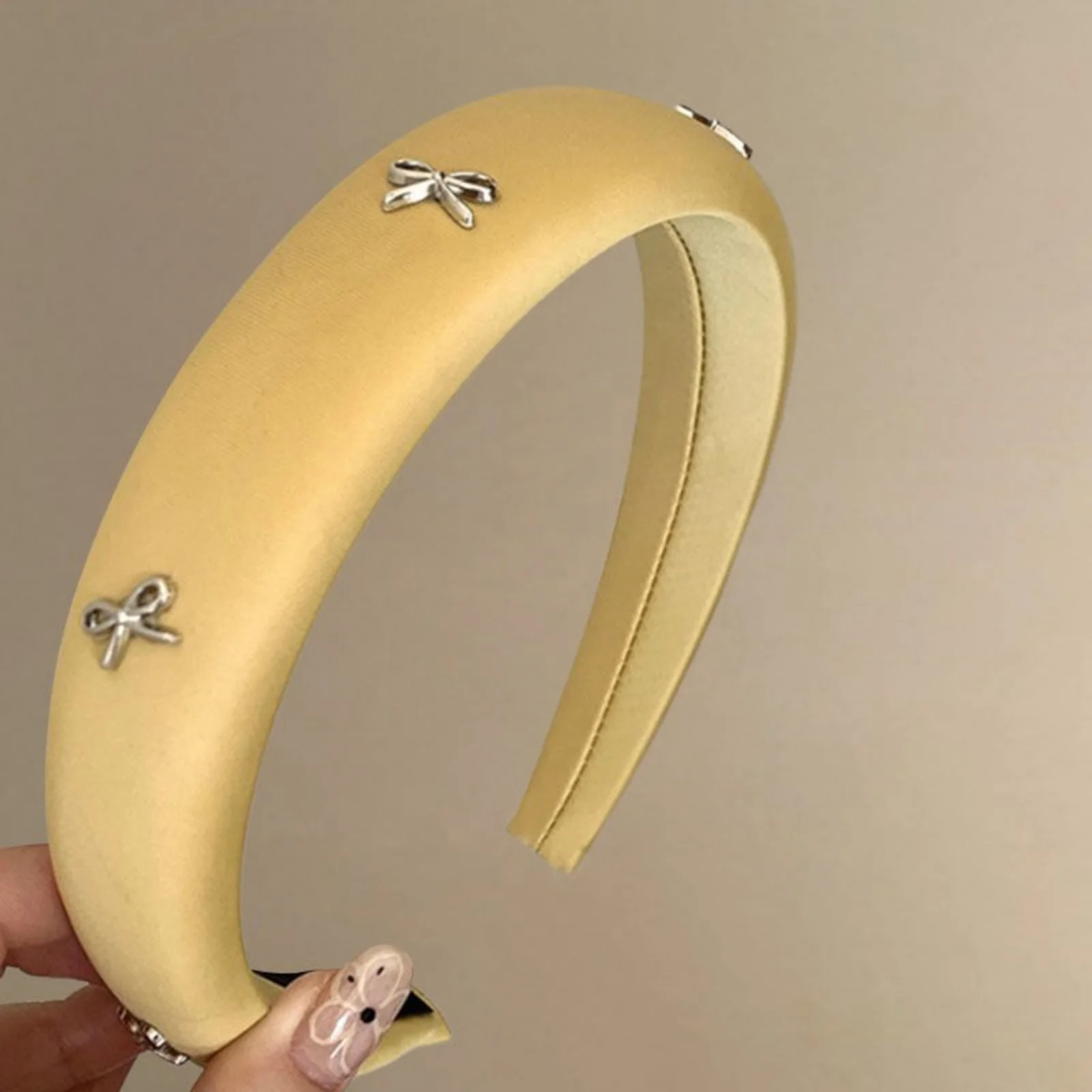 1PC Padded Satin Headband With Silver Bow Decor, Elegant Wide Non Slip Hair Band, Fashion Hair Accessory For Women Daily Casual