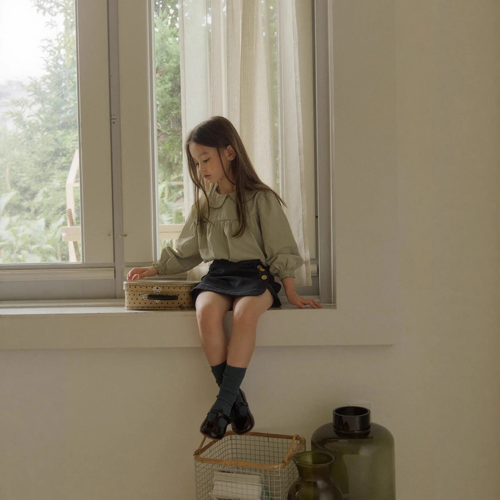 Autumn and Spring Girls' Top with Korean Style Temperament Lace Collar Solid Color Shirt Loose Long Sleeved Kids Clothes