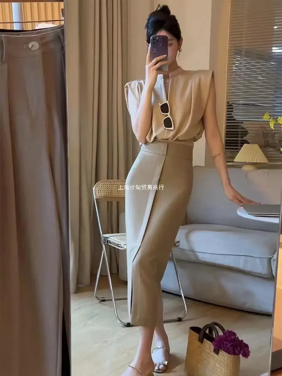 Women Blouses V-neck Korean Style Elegant Chic White Sleeveless Shirts Black Crop Tops Office Style Old Money Aesthetic