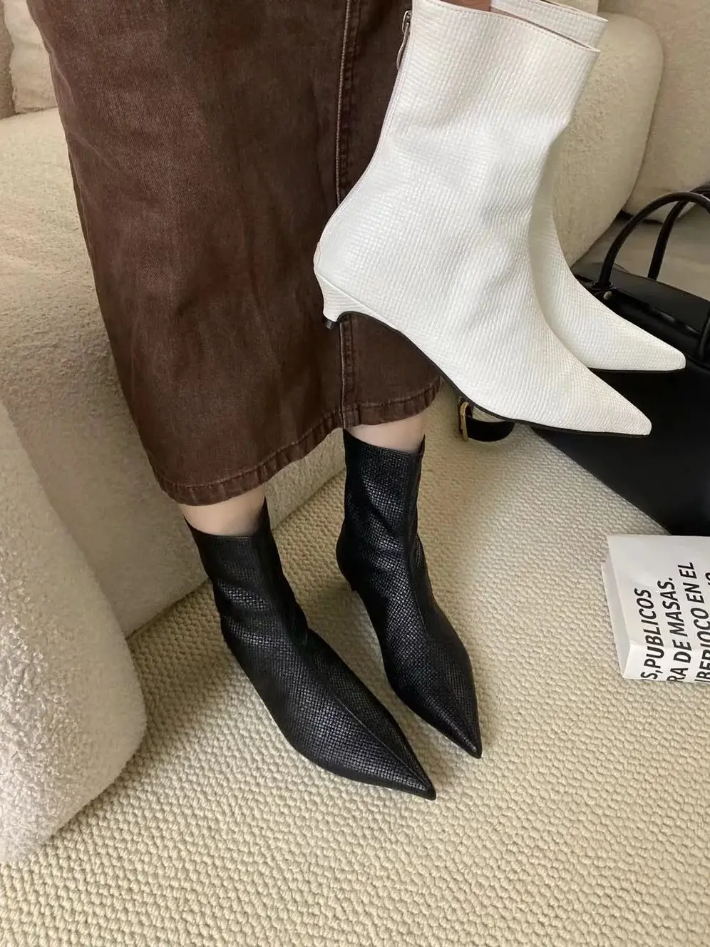 Pointed Toe Women Ankle Boots Black White Chelsea Botas Thin Mid Heels Back Zipper Wysokiej jakości buty do sukienki Kobieta Rozmiar 35-39