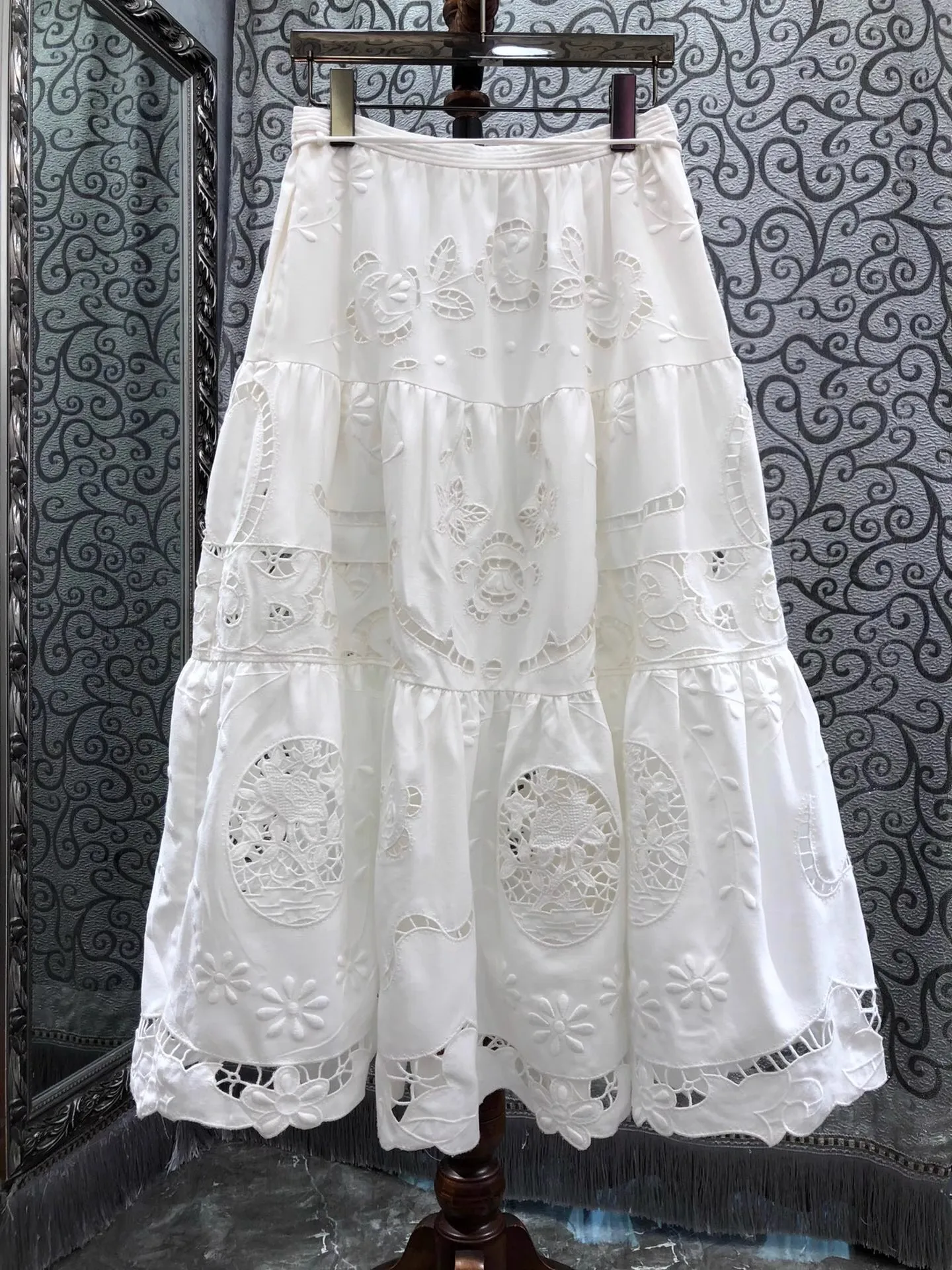 Tops Fashion New Long Skirt 2025 Summer Women Hollow Out Embroidery String Belt Pocket Patchwork Big Swing Party White Skirts