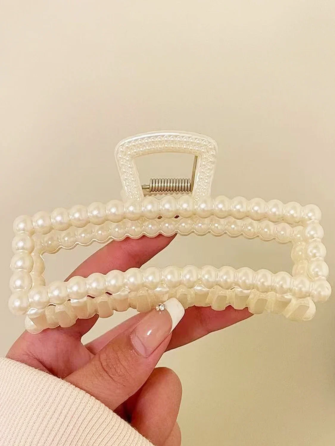 1pc Temperament Large Pearl Hair Clip, Elegant Back of the Head Grip Clip Pan Hair Ponytail Shark Clip, Simple Retro French Clip