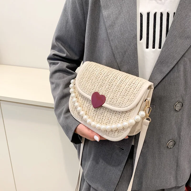 2022 borsa a tracolla a tracolla in tessuto di nuova moda per le donne borsa squisita di perle borse da sella Casual di design a cuore d\'amore