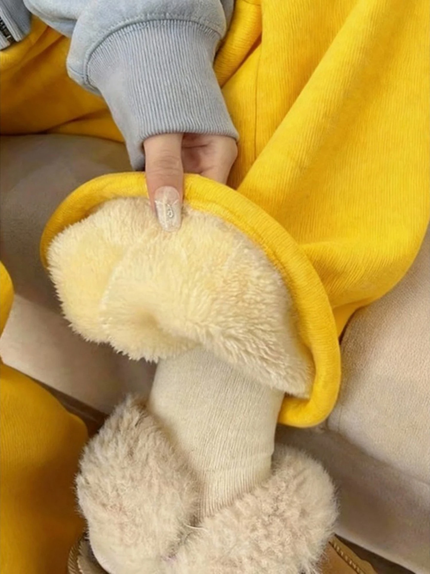 Calças Amarelas de Cintura Alta com Pernas Largas para Mulheres, Inverno, Soltas, Versáteis, Forradas, Fluffy, Casuais e Emagrecidas