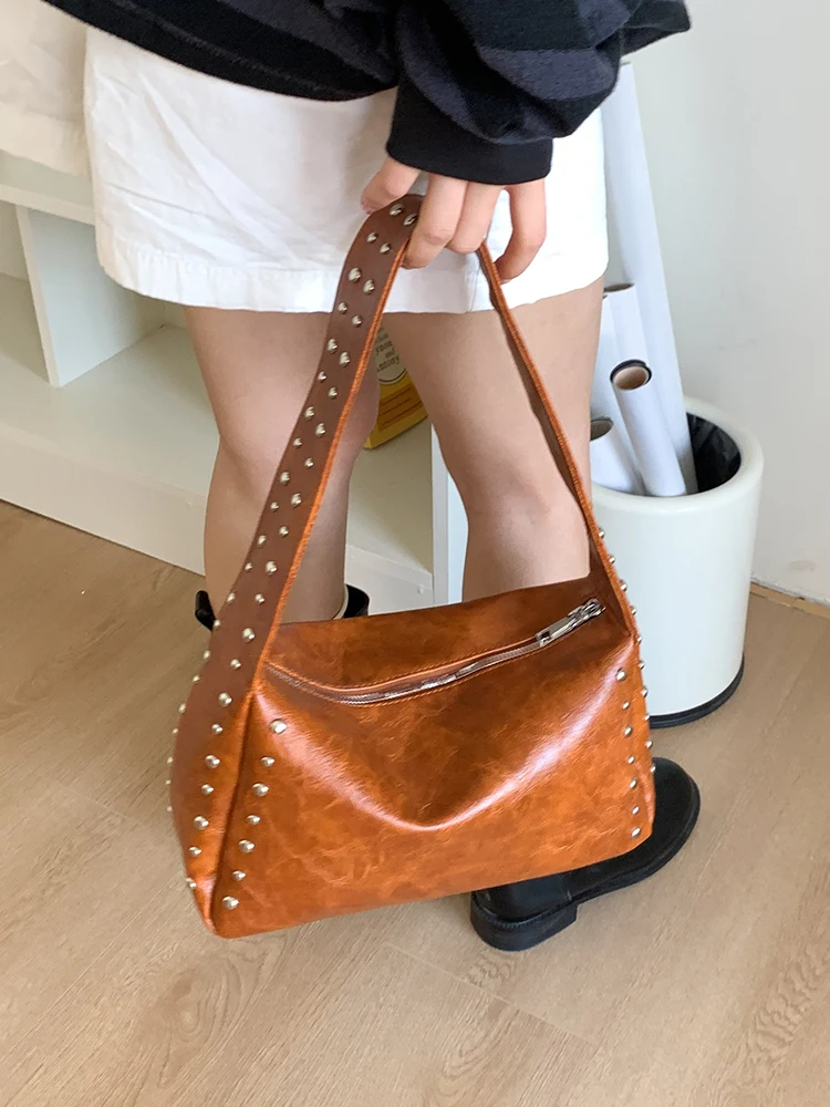 

Sweet Cool Spicy Girl Sle Small Bag Women's New 2025 Faion Simple Underarm Bag Summer High-End Sense Rivet Pillow Bag