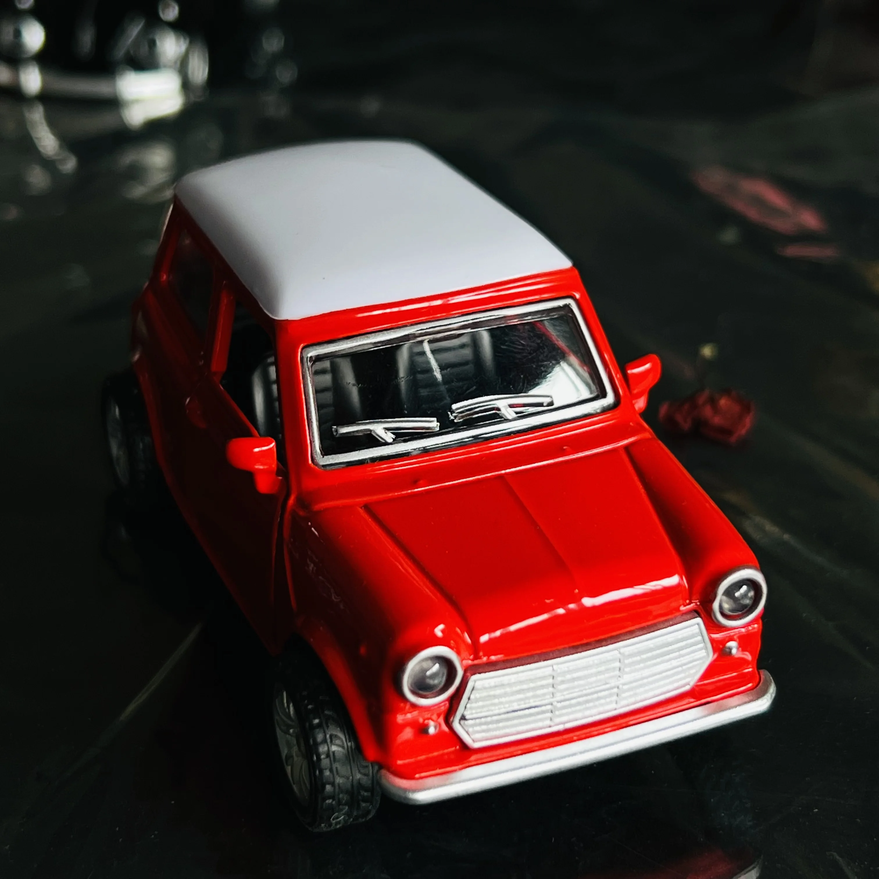 Alloy car model sports car  Children's retro nostalgic vintage alloy retro car model cute cake ornament