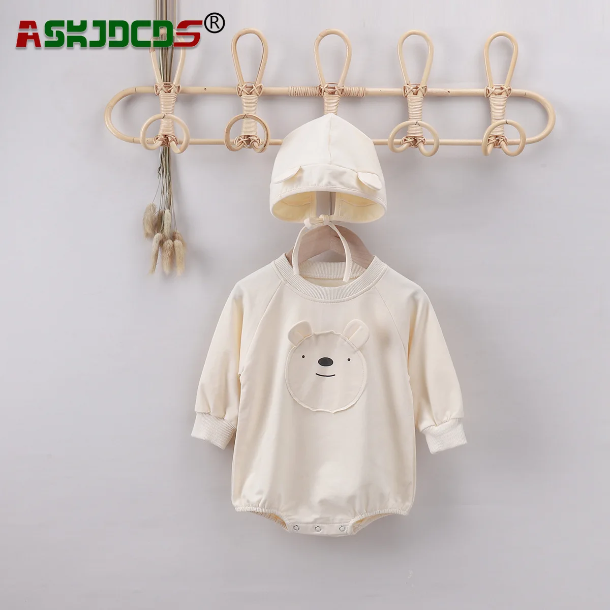 

2023 Autumn Newborn Baby Girls Boys Full Sleeve Patch Bear One-piece Cotton Jumpsuits with Hat Toddler Bodysuits 024M