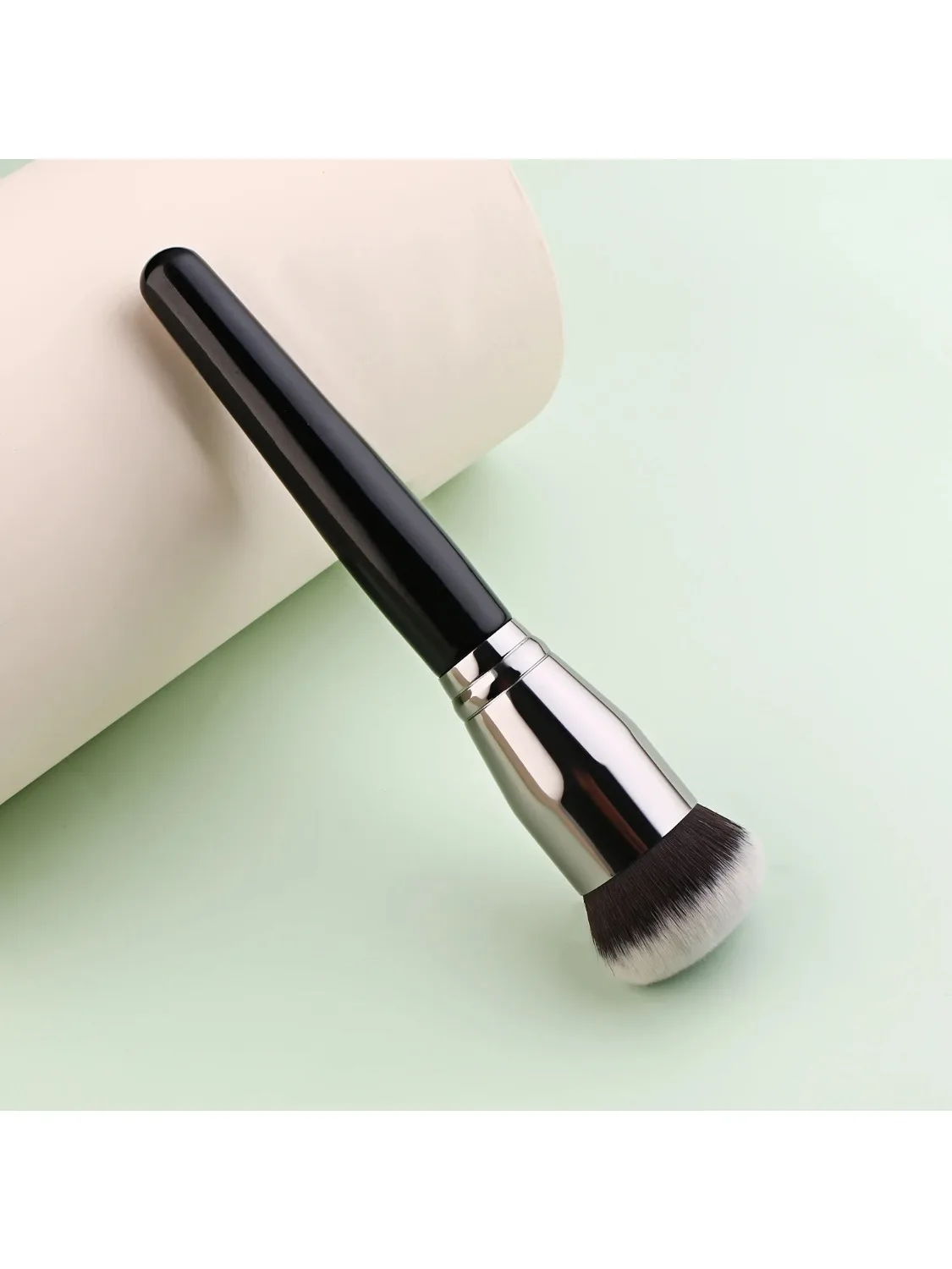 Pinceau de maquillage pour fond de teint noir, crème, tampon, grand pinceau pour fond de teint, cheveux synthétiques, outil de maquillage pour le visage