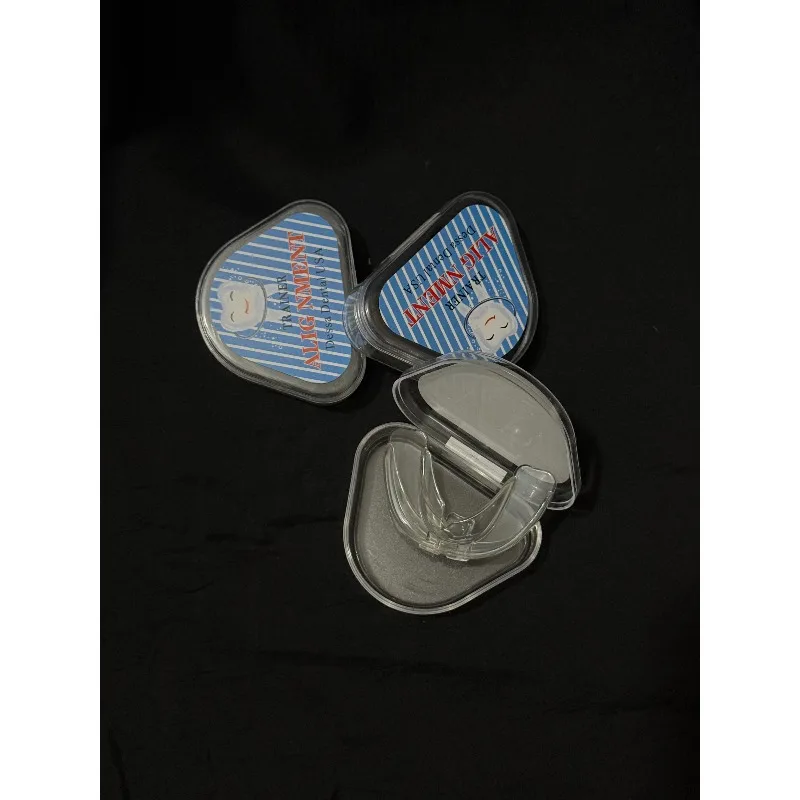 

Oral Guard Braces Box Storage 3D Invisible Braces Orthodontic Aligner for Correcting Misaligned Teeth Maintaining Treatment