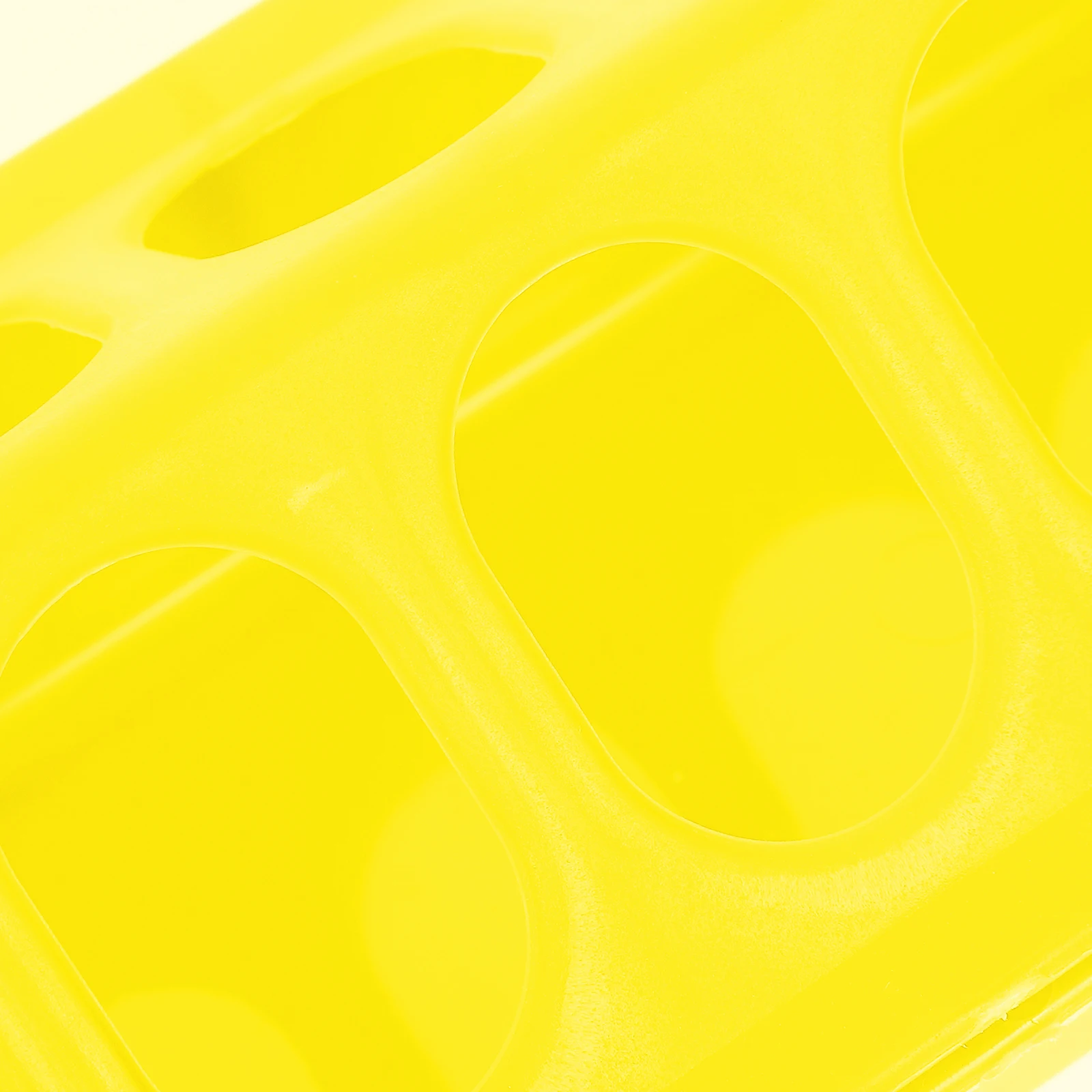 

2pcs Plastic Bird Feeders Pigeon Feeding Containers Durable Pp Material Anti-Spill Design For Chicken Parrot Cockatiel Poultry