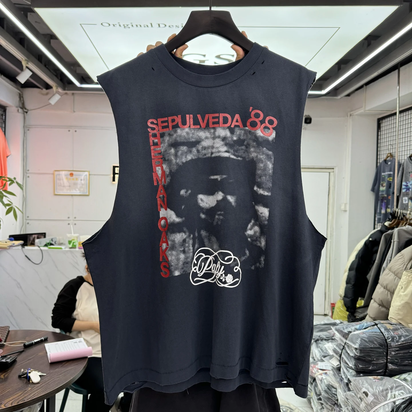 Washed out American Street Style Retro Print Loose Fit Sleeveless Vest for Men And Women Casual Wear round Neck Sweat Vest