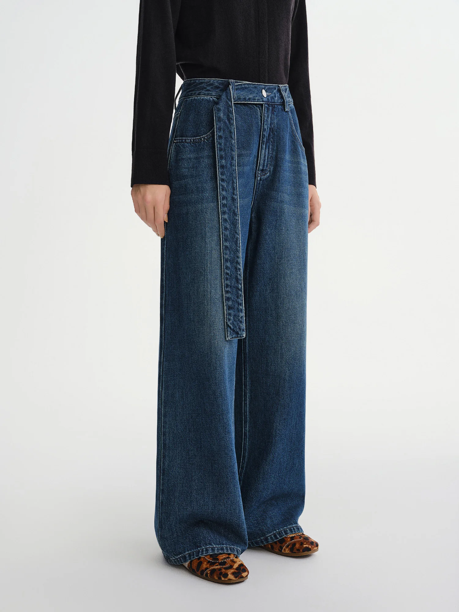 DUSHU Plus Size Women's Modern Denim Wide Leg Jeans 2025 Winter Fashion Belted High Waist Trousers with Casual Comfort Fit