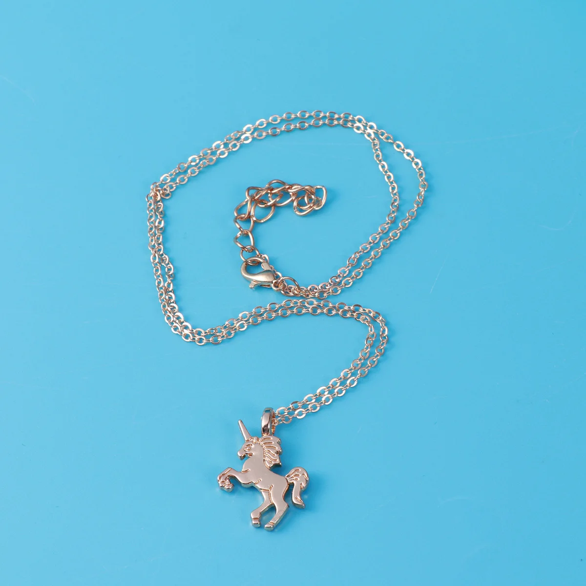 

Golden Necklace Unique Unicorn Shape Pendant for Women Charming Alloy Daily Party Jewelry Gift Stylish Accessories