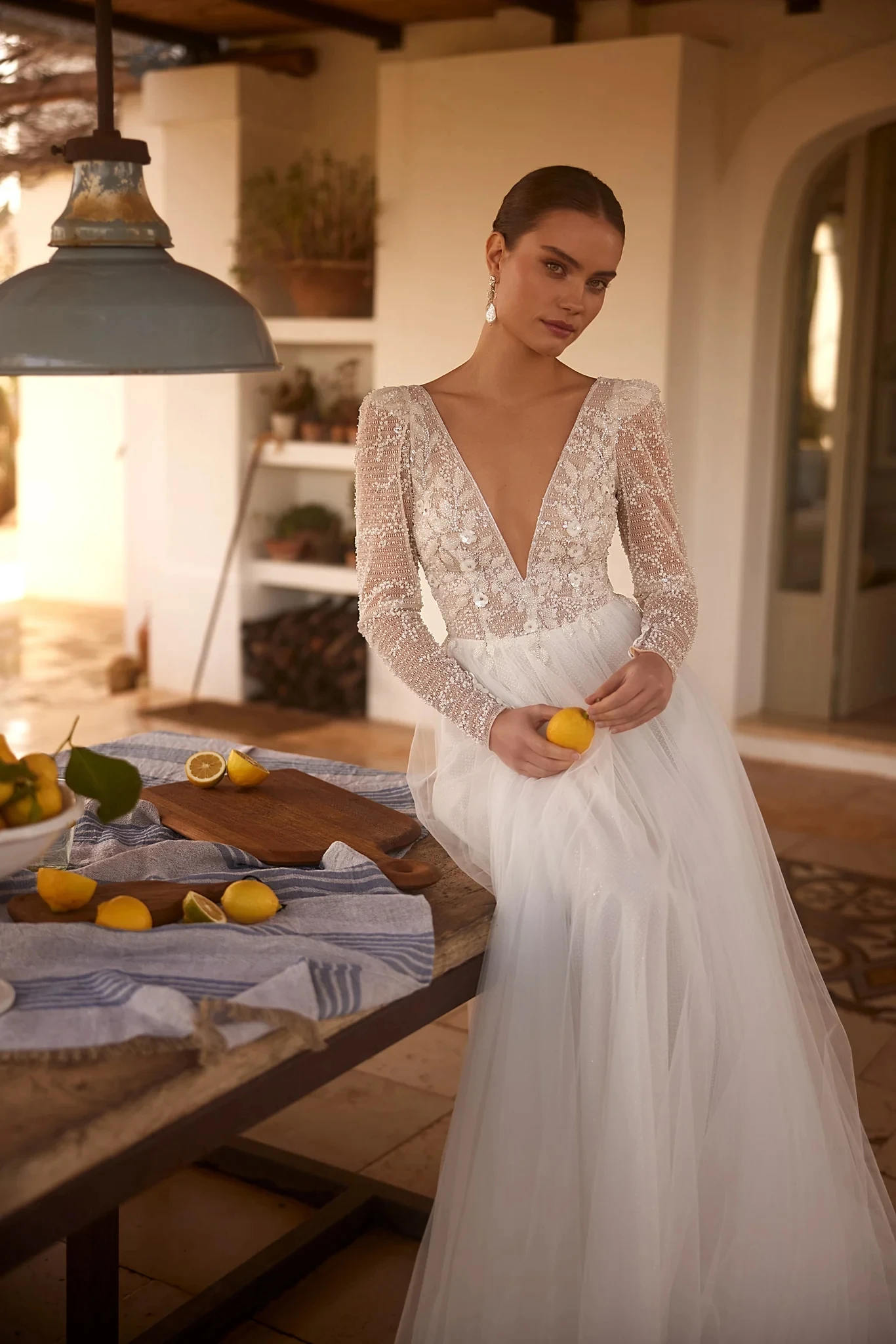 Vestido de novia de tul de manga larga con Apliques de encaje y cuello en V profundo para mujer, corte de línea a, vestido de fiesta de boda sin espalda