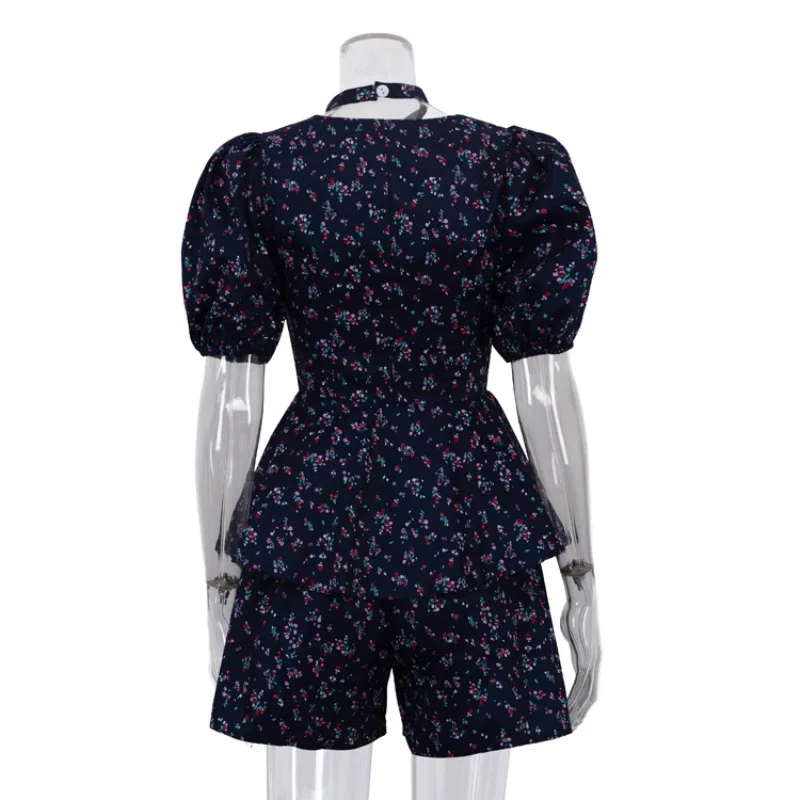 Zweiteiliges Set für Damen mit Blumenmuster, Choker, quadratischem Ausschnitt, Puffärmeln, Peplum-Bluse, Shorts mit hoher Taille, Sommer-Freizeitoutfit – Detail 3
