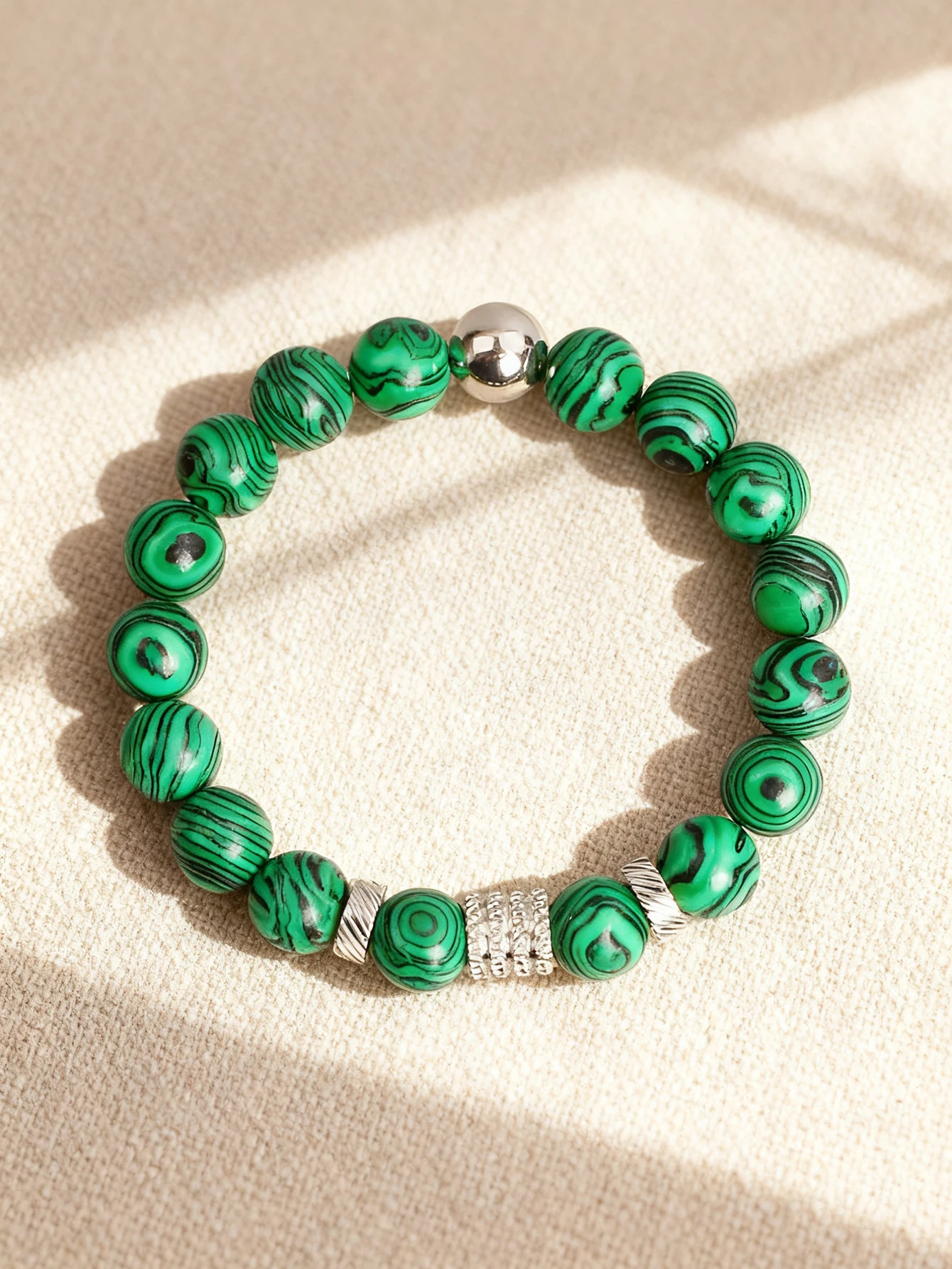 10 مللي متر الملكيت سوار مُزين بالخرز الخرز الحجر الطبيعي الأخضر مع فاصل الفولاذ المقاوم للصدأ والخرز الأسطواني لهدية مجوهرات حيوية