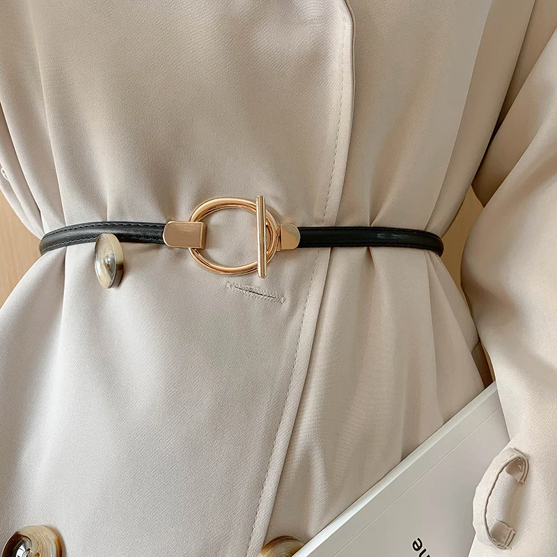 Ceinture à boucle ovale en cuir verni pour femme, manteau charmant et brillant, de haute qualité, en or, fin, noir, ajustable, pour robe