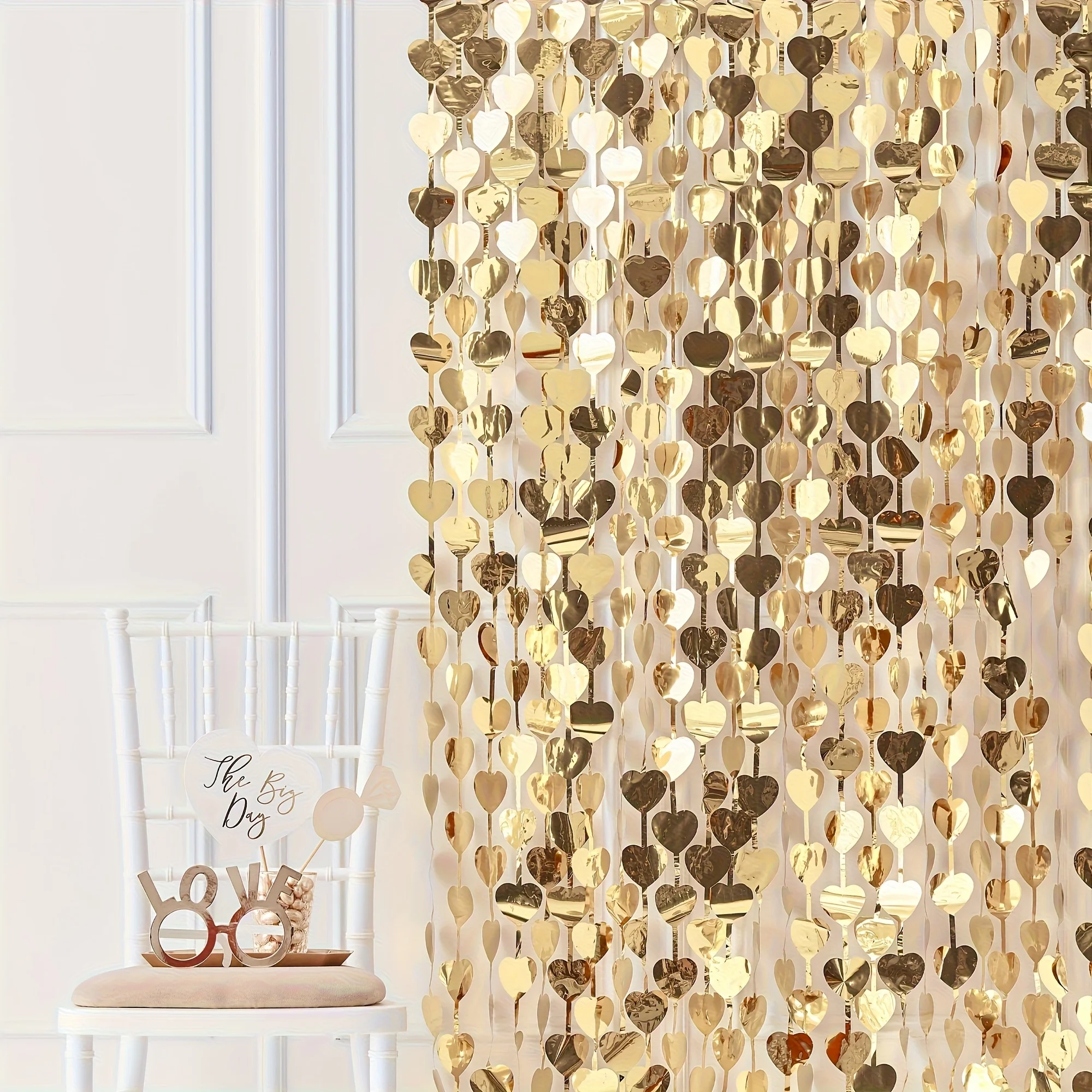 1-Pack Golden Plastic Eternal Love Shimmering Heart Wall Curtain - Sparkling Banner, Suitable for Weddings,  Birthday Parties