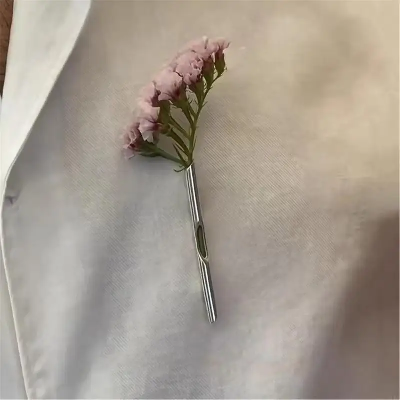 Fashionable Bouquet Shaped Brooch Pin with Replaceable Flowers Sophisticated Outfit Enhancement Accessory E0BF