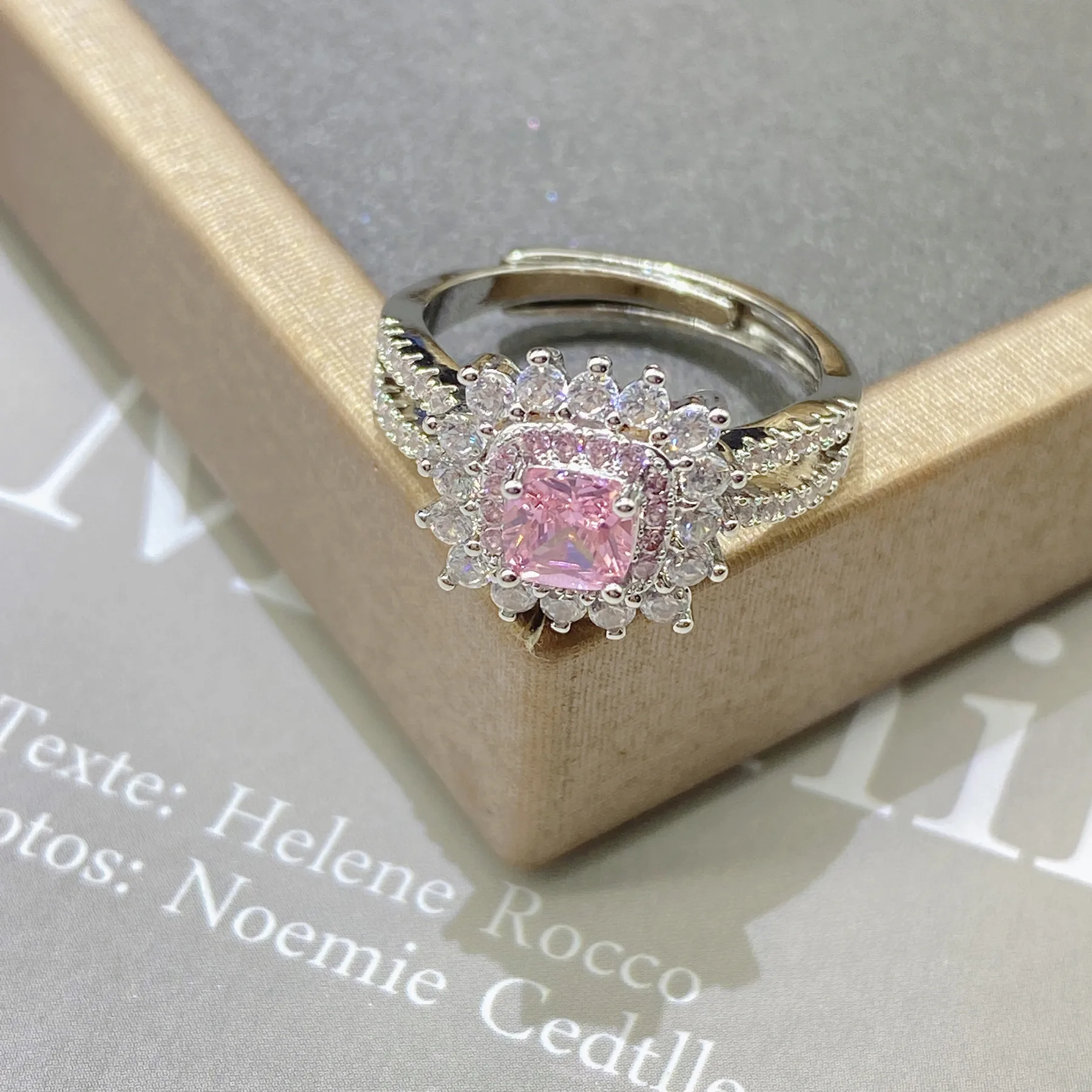 DIY accessories Live stream explosion two-color electroplating pt950 simulation color zircon pink diamond carat colored diamond
