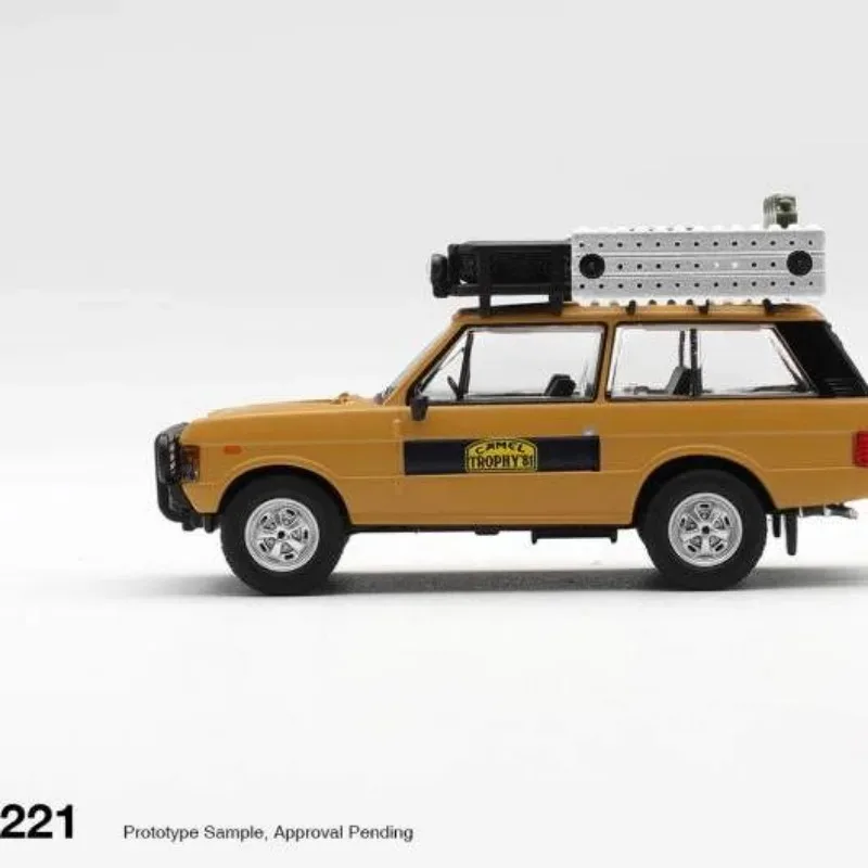 MINI GT 1:64 Land Rover Range Rover 1981 Camel Cup, Cast Alloy Model, Adult Collection Decorative Piece, Festival Gift.