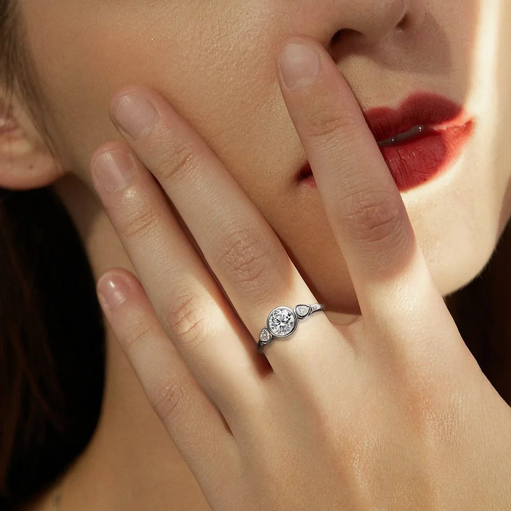 QIBAOKU 3 Stones Moissanite Engagement Ring S925 Sterling Silver Plated 18k White Gold GRA  Promise Rings for Women Gifts 2026