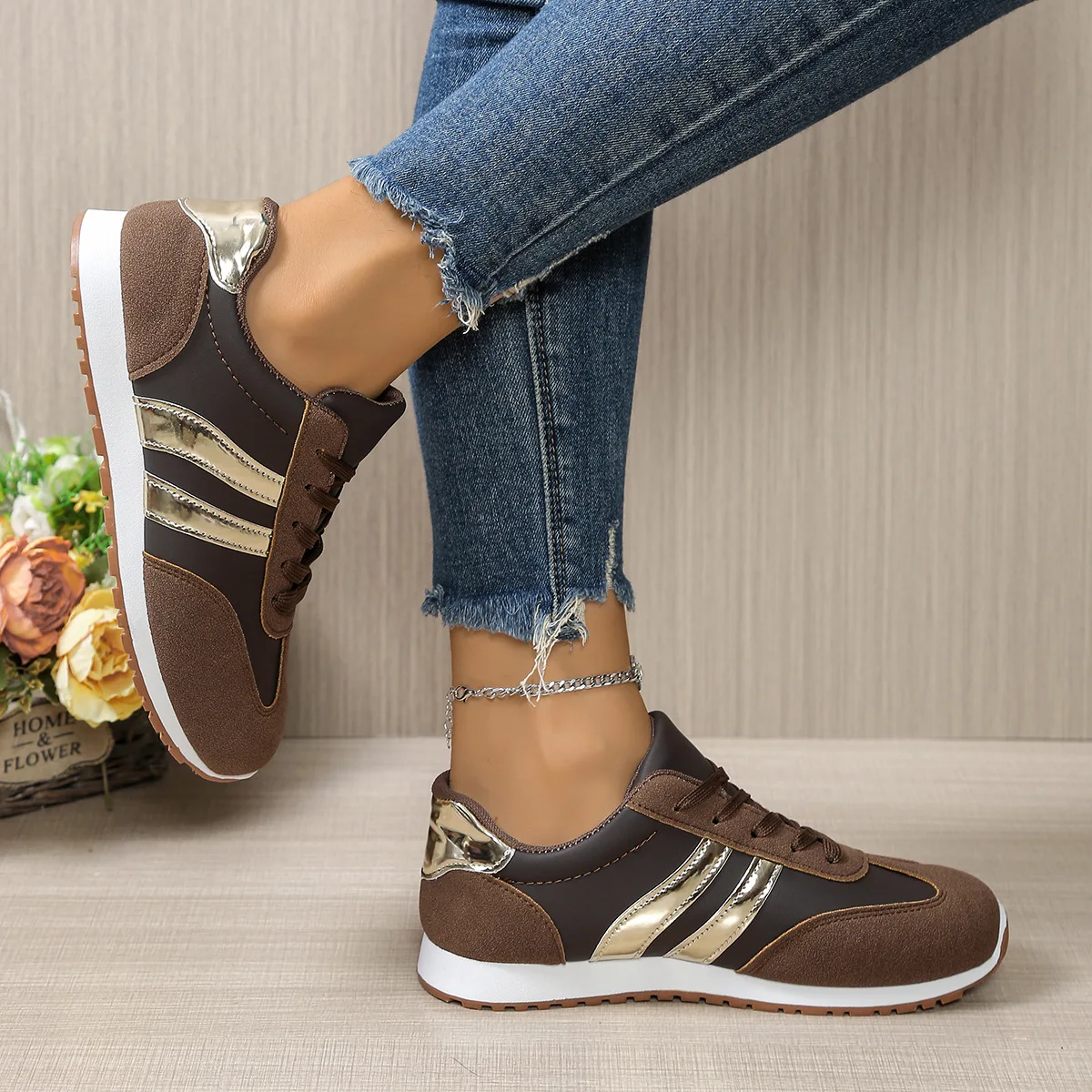 Retro Shoes Women Versatile Sports Shoes Flat-soled Large-size Board Shoes Coffee Color Block PU Leather Lace Up Casual Sneakers